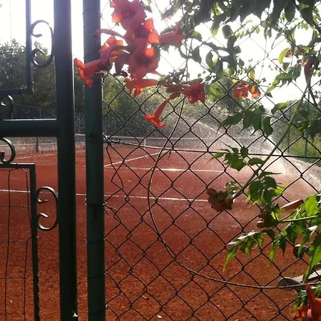 In With Private Tenniscourt * Funtana