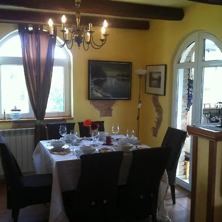 In With Private Tenniscourt Holiday home *